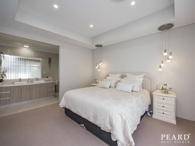 6 Dolcetto Way, Woodvale WA 6026