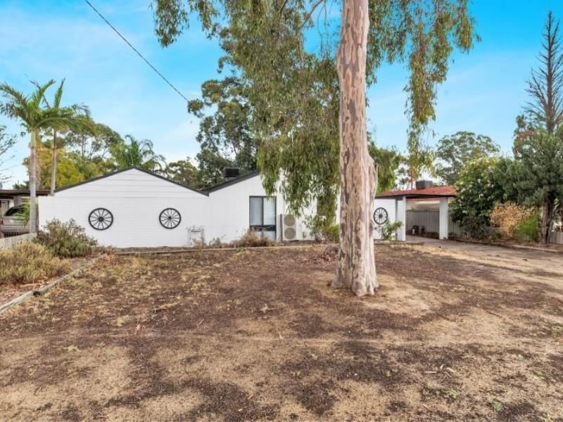 4 Kingia Place, Pinjarra WA 6208