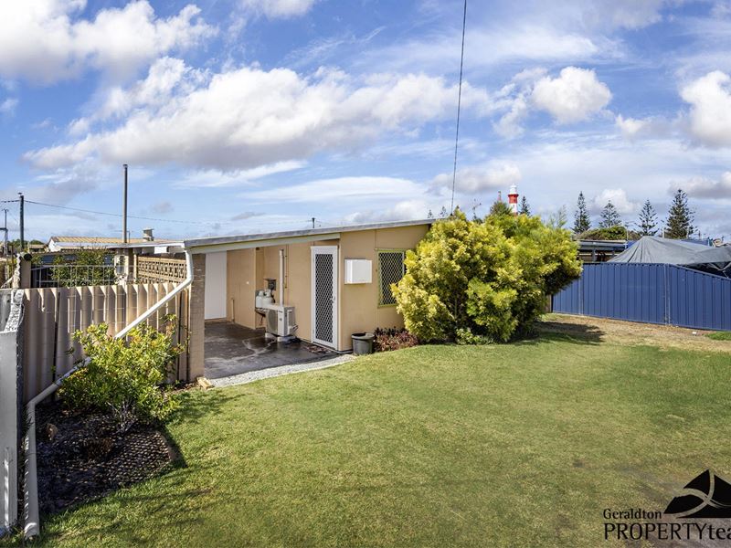 77 Marines Lane, West End