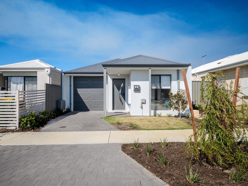 8 Sibsey Road, Eglinton WA 6034