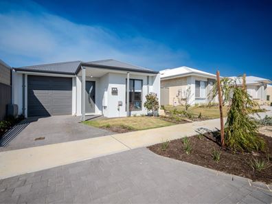 8 Sibsey Road, Eglinton WA 6034