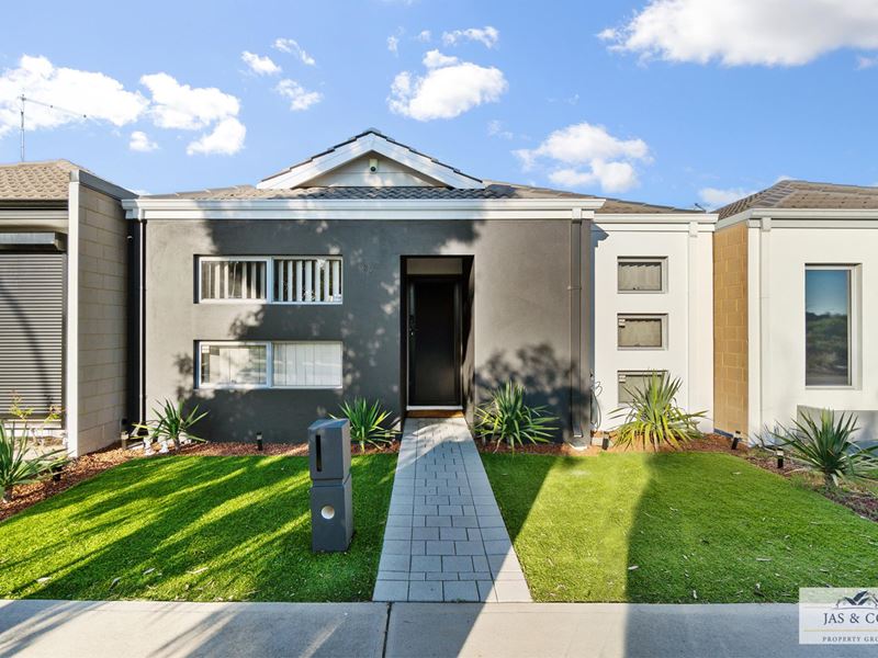 24 Lexington Promenade, Caversham
