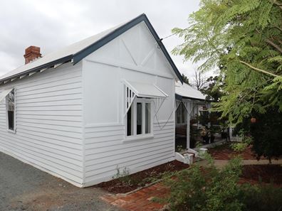 6 Lock Street, Narrogin WA 6312