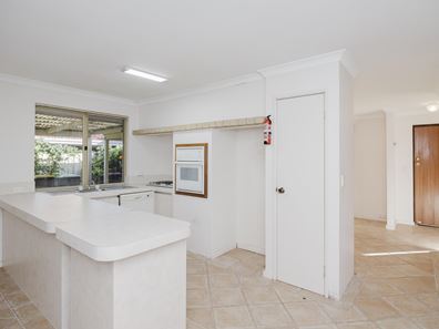 16 Daintree Ct, Merriwa WA 6030