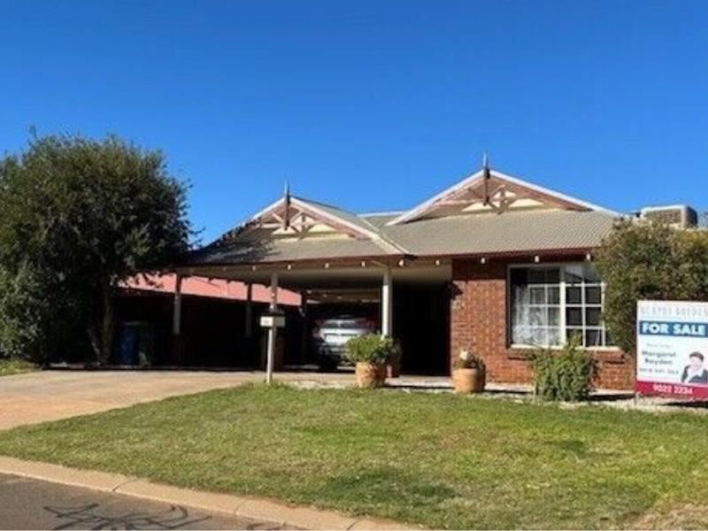 10A Riverina Way, Hannans WA 6430