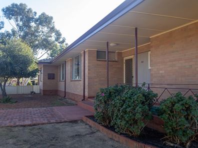 68 Kitchener Road, Merredin WA 6415
