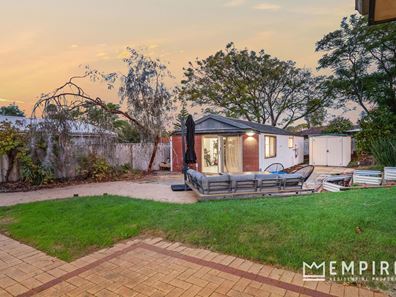 27 Hawkes Street, Coolbellup WA 6163