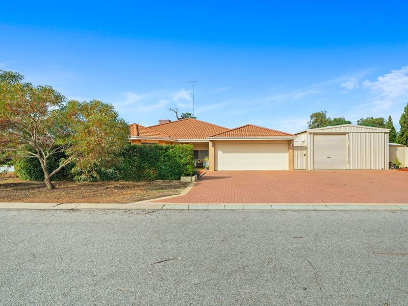 2 Cue Place, Dudley Park WA 6210