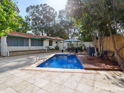 17 Ilex Way, Forrestfield WA 6058