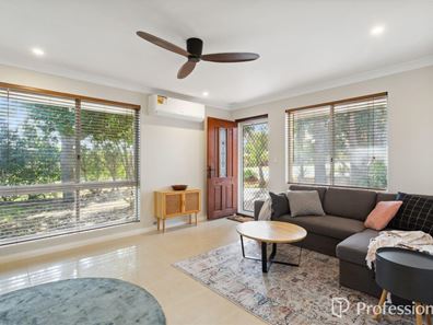 17 Ilex Way, Forrestfield WA 6058
