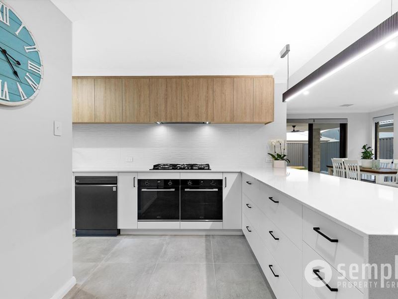 10 Trinity Way, Wellard WA 6170