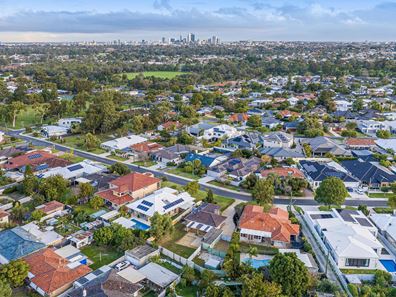 61 Howes Crescent, Dianella WA 6059