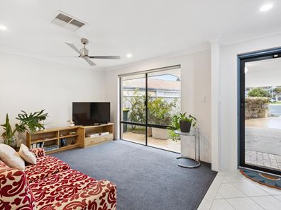 5A Europa Court, Kallaroo WA 6025
