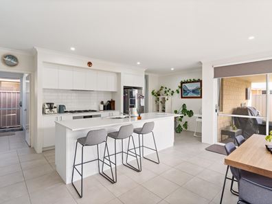 33 Pavilion Crescent, Geographe WA 6280