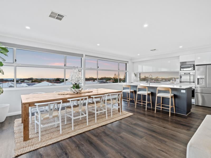 17 Gibraltar Way, Mindarie