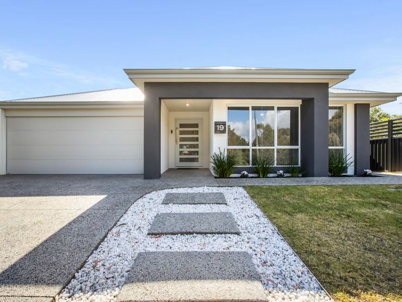 19 Delray Loop, Madora Bay WA 6210