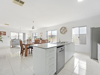 37 Holbeck Way, Baldivis WA 6171