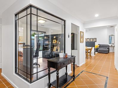 10 Emander Drive, Dianella WA 6059