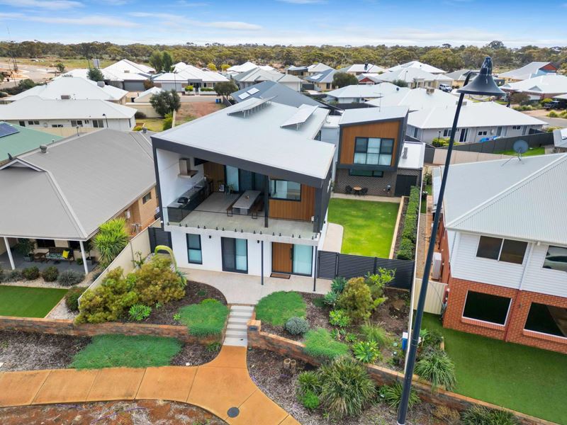 120 Aslett Drive, Karlkurla
