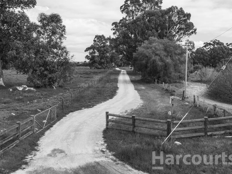 306 Newnham Road, Lake Clifton