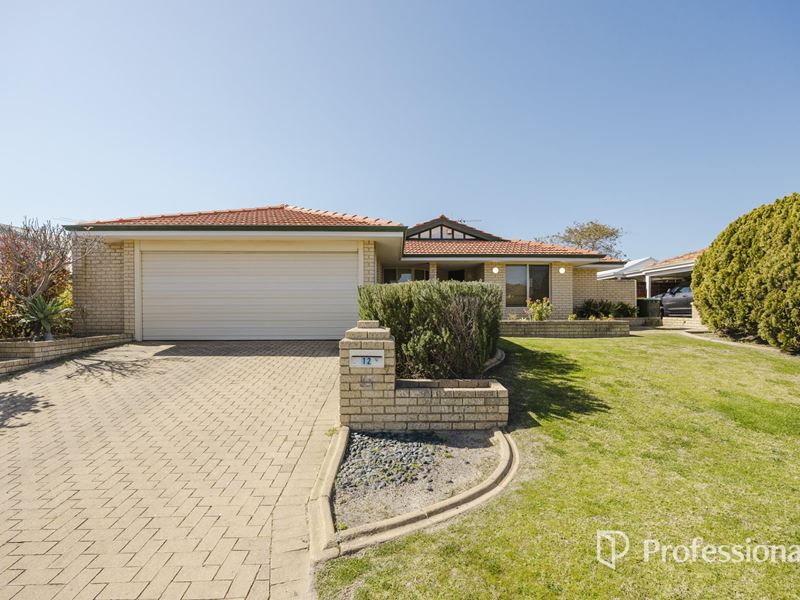 12 Peterborough Drive, Currambine WA 6028