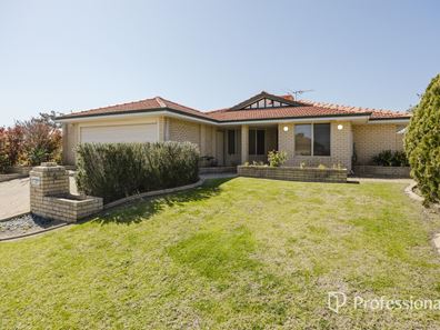 12 Peterborough Drive, Currambine WA 6028