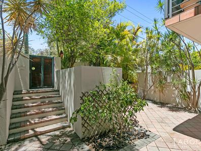 5/2 Quintilian Road, Mount Claremont WA 6010