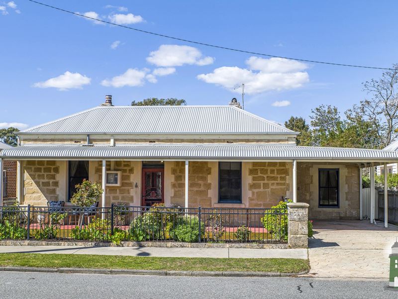 8 Thomas Street, South Fremantle WA 6162