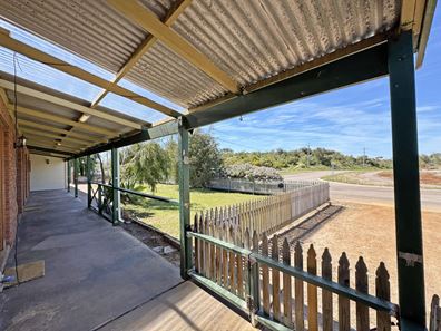 32 Magnolia Crescent, Castletown WA 6450