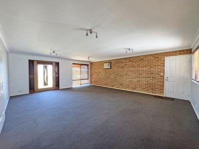 32 Magnolia Crescent, Castletown WA 6450