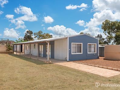 30 Fifth Avenue, Northampton WA 6535