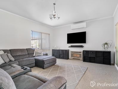 12 Killarney Street, Hannans WA 6430