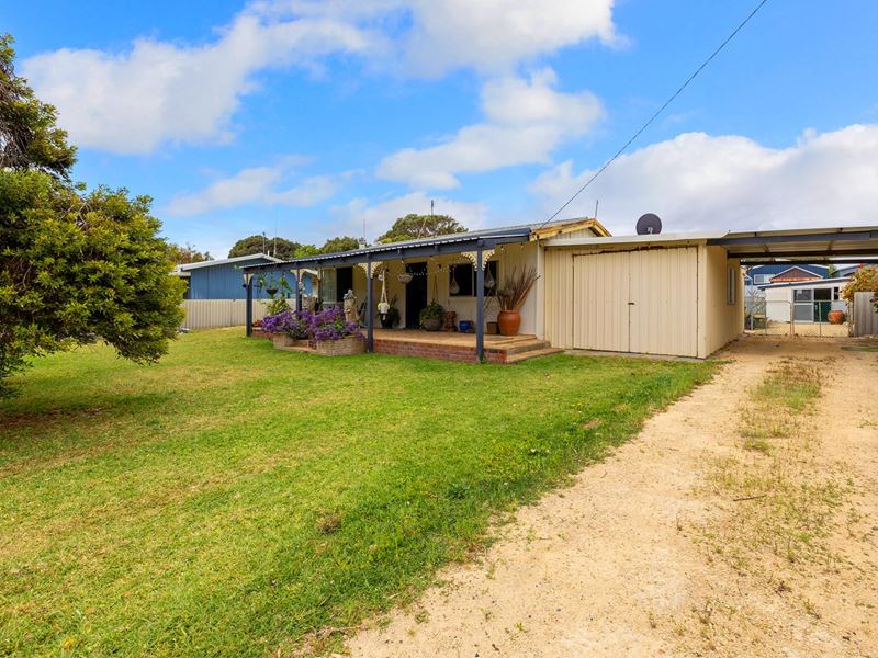 71 Cockram Street, Lancelin WA 6044