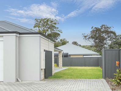 10 Dalemoor Way, West Busselton WA 6280