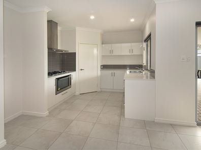10 Dalemoor Way, West Busselton WA 6280
