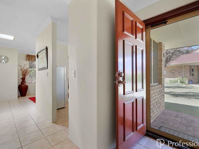 23/24 Southdown Place, Thornlie WA 6108