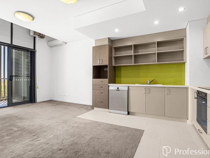 76/16 Midgegooroo Avenue, Cockburn Central WA 6164