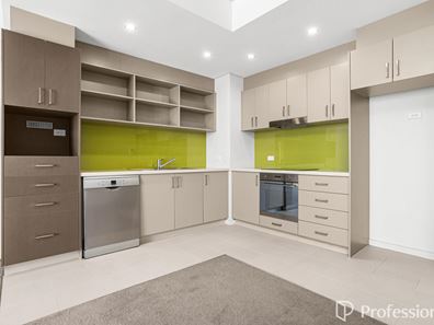 76/16 Midgegooroo Avenue, Cockburn Central WA 6164