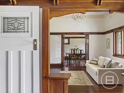 15 Inverness Crescent, Menora WA 6050