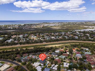 4 Pennyworth Ramble, West Busselton WA 6280