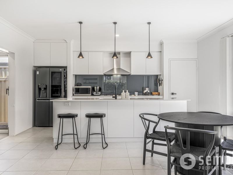39 Lewisham Vista, Success WA 6164