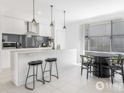 39 Lewisham Vista, Success WA 6164