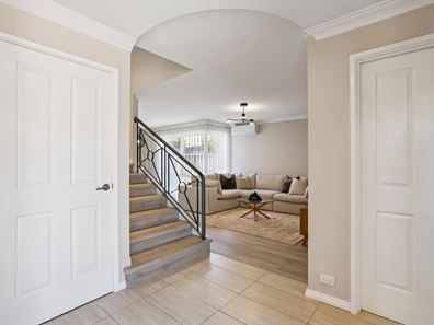 30/160 West Coast Drive, Sorrento WA 6020