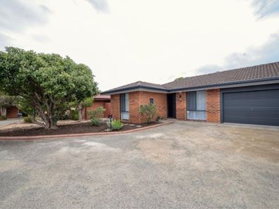 9/42 Blancoa Road, Ferndale WA 6148