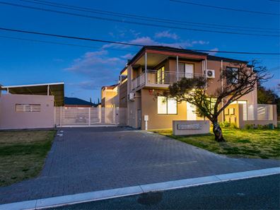 2/10 Wychcross Street, Westminster WA 6061
