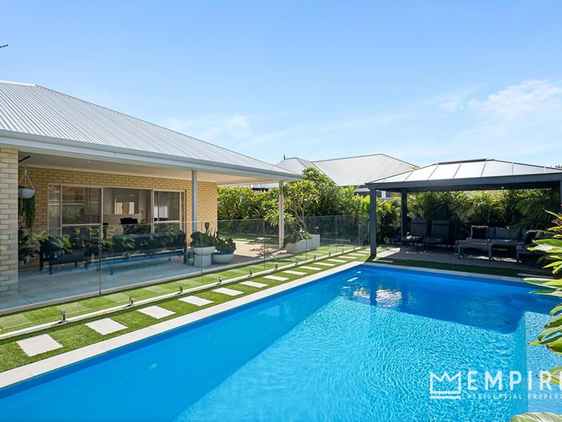 21 Coogee Road, Lake Coogee WA 6166
