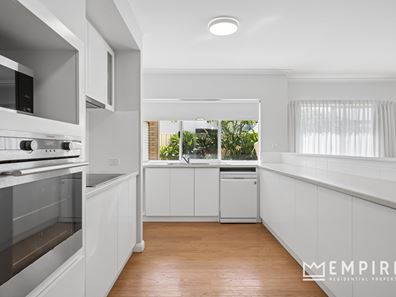 21 Coogee Road, Lake Coogee WA 6166