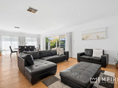 21 Coogee Road, Lake Coogee WA 6166