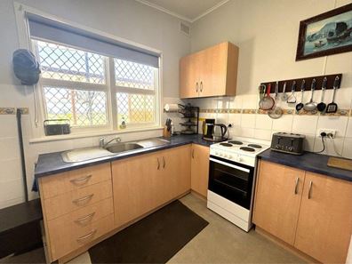 4 Richards Street, Brockman WA 6701
