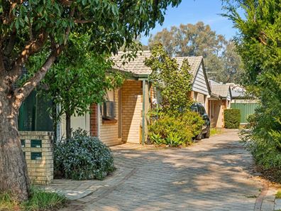 4/33 Holmesdale Road, Woodbridge WA 6056
